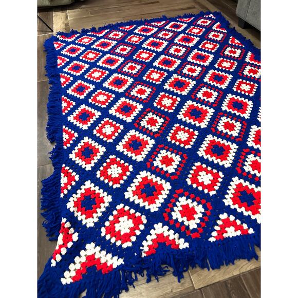 VTG Granny Square Red White Blue Crocheted Afghan Blanket 88"x64" Cottage Core - Picture 4 of 10